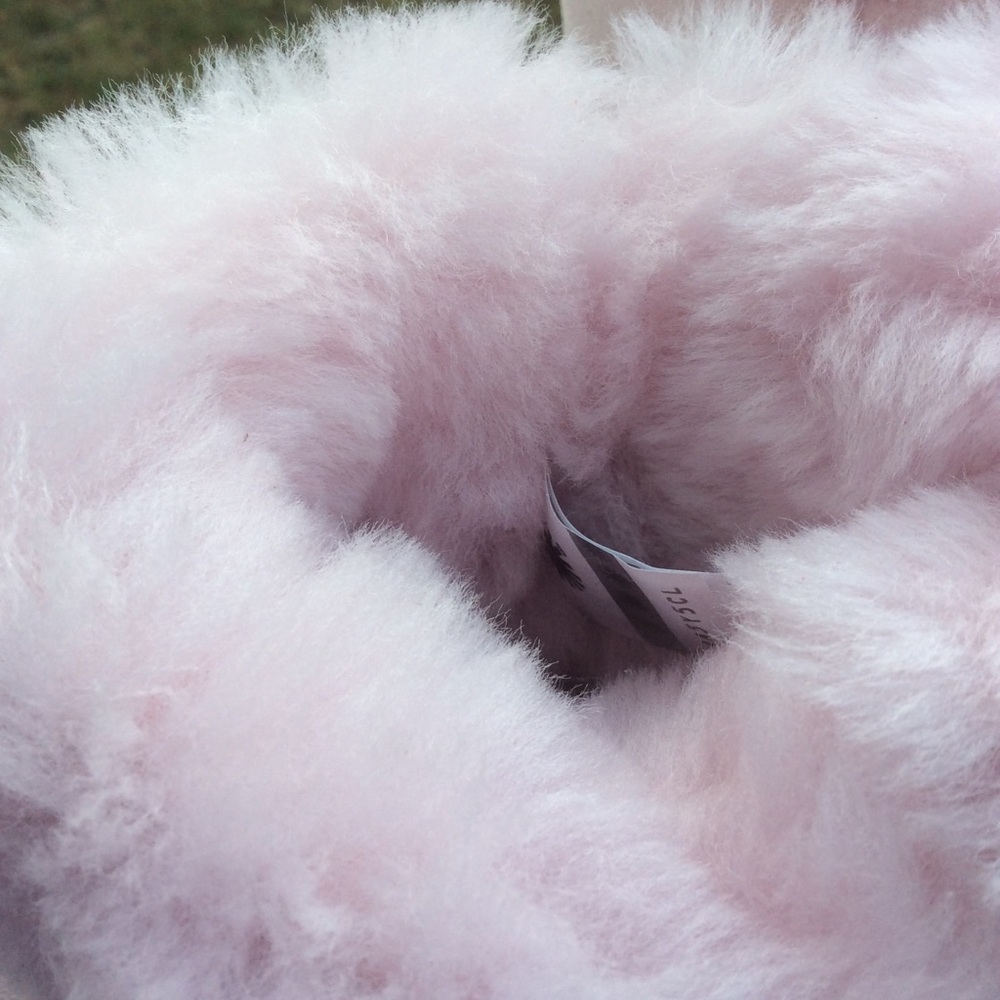 UGG Bailey Bow II - Picture 3 of 6